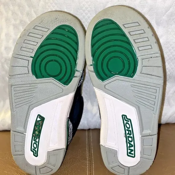 2021 Nike Air Jordan 3 Retro GS Pine Green Black Sneakers 9C