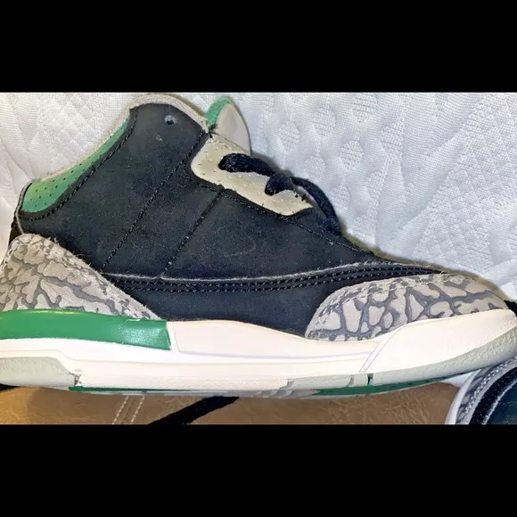 2021 Nike Air Jordan 3 Retro GS Pine Green Black Sneakers 9C