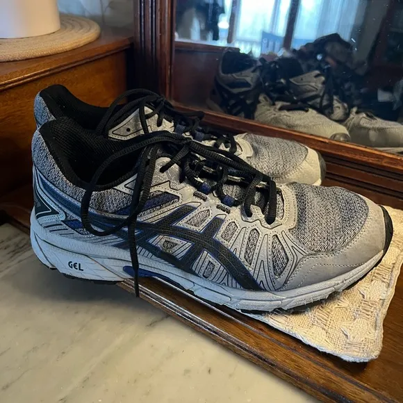 ASICS Classic Gel Venture 7 Peidmont Grey Black Blue Running Sneaker Mens Sz 9