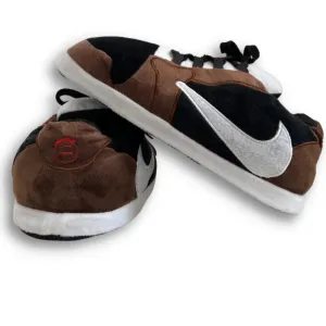 Bailey – Unisex Oversized Jordan Slippers