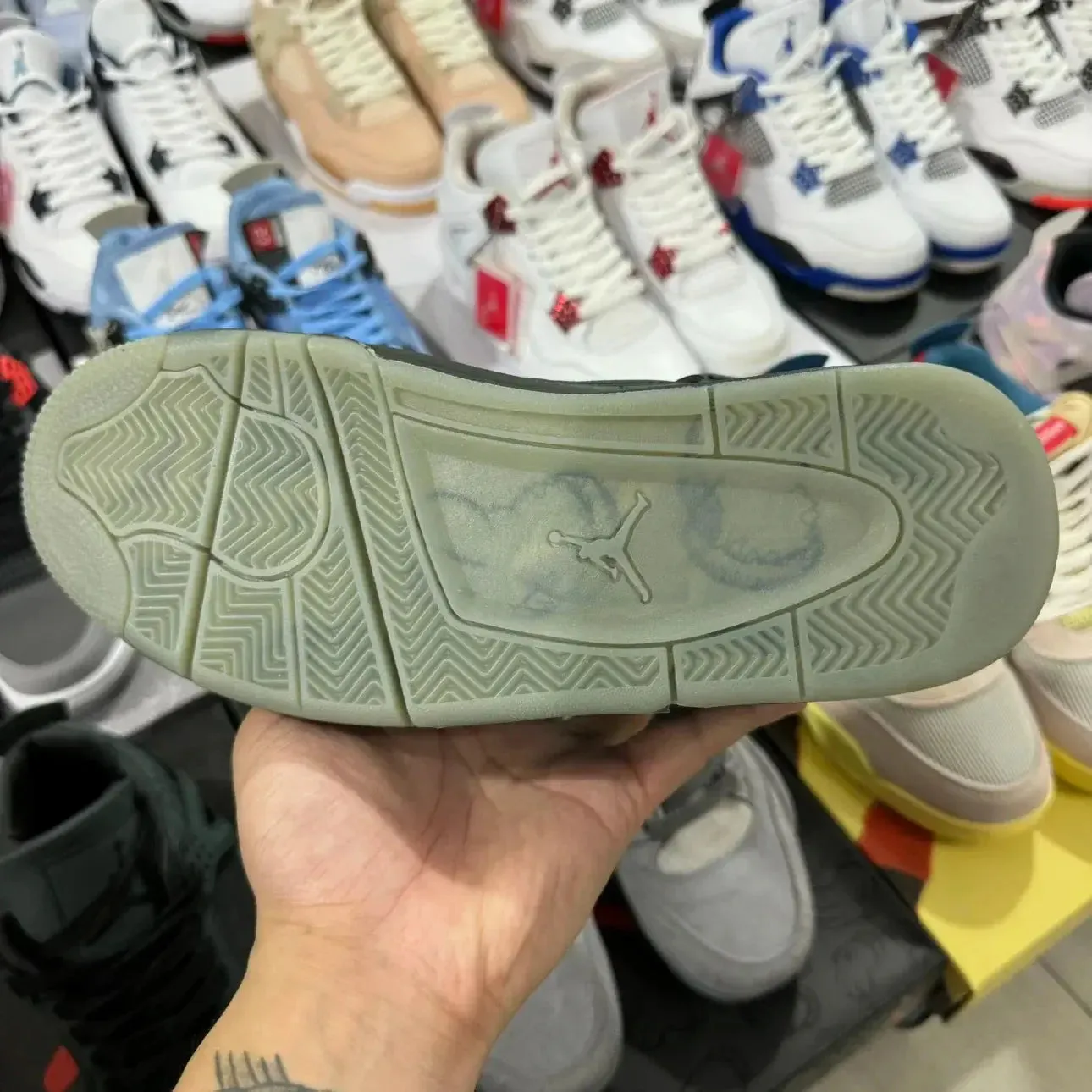 Classic Retro 4 Sneakers - Kaws