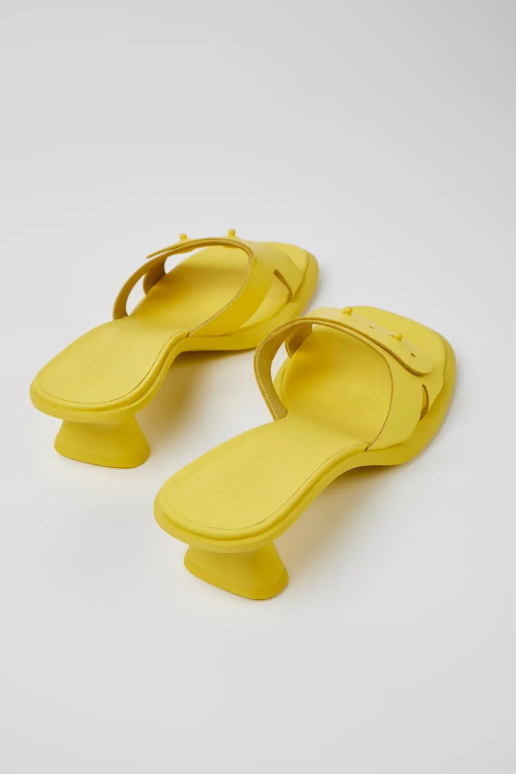 Dina Sandal