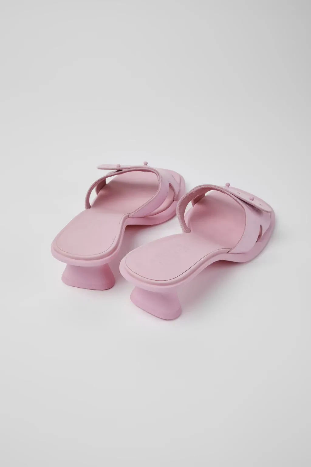 Dina Sandal