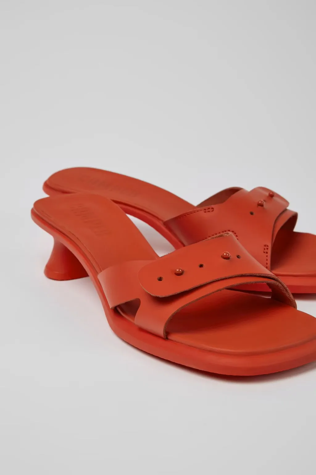 Dina Sandal