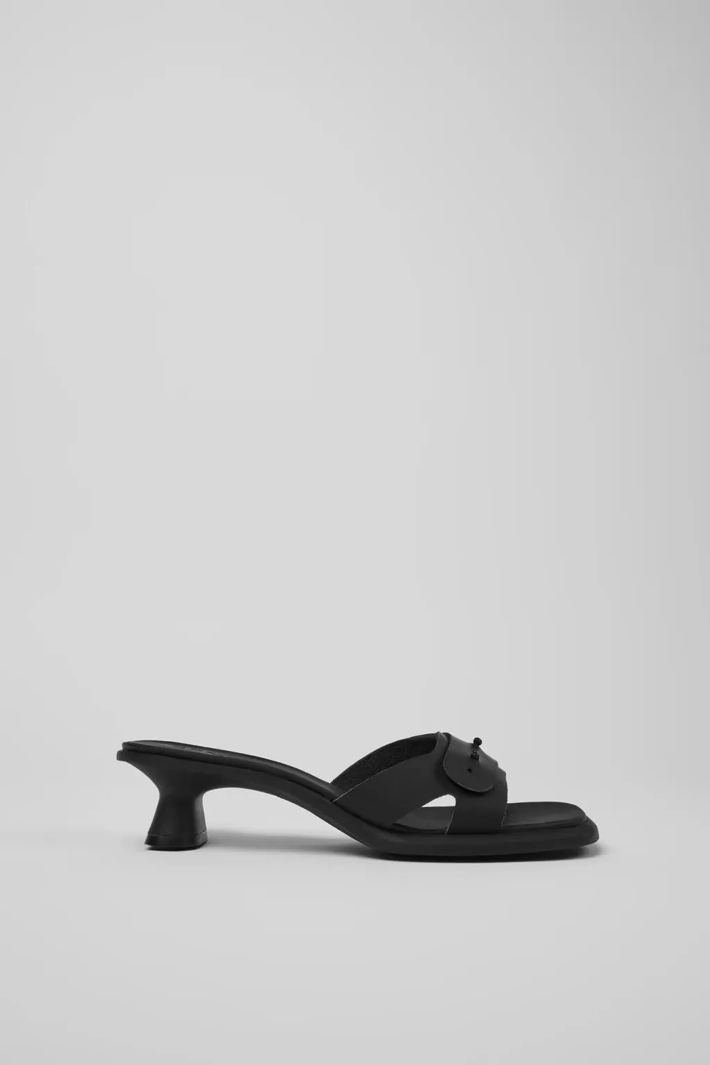 Dina Sandal