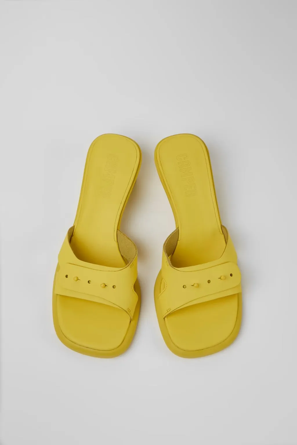 Dina Sandal