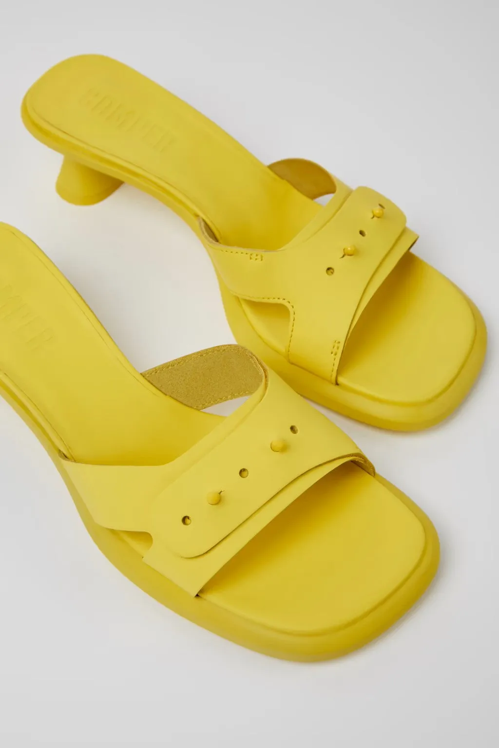Dina Sandal