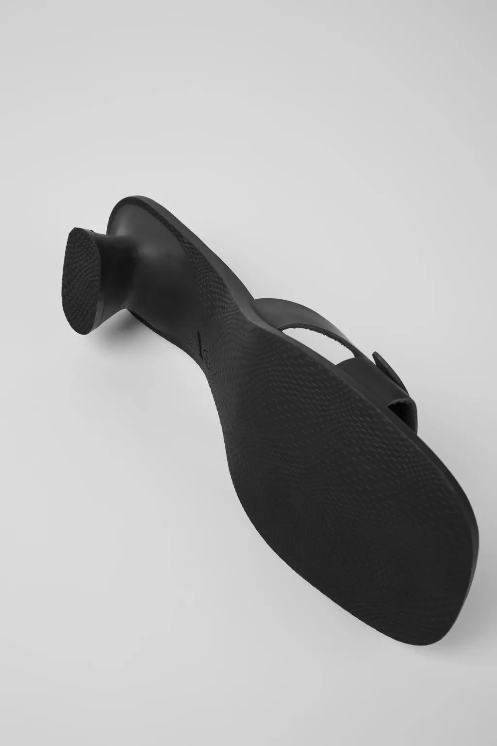Dina Sandal