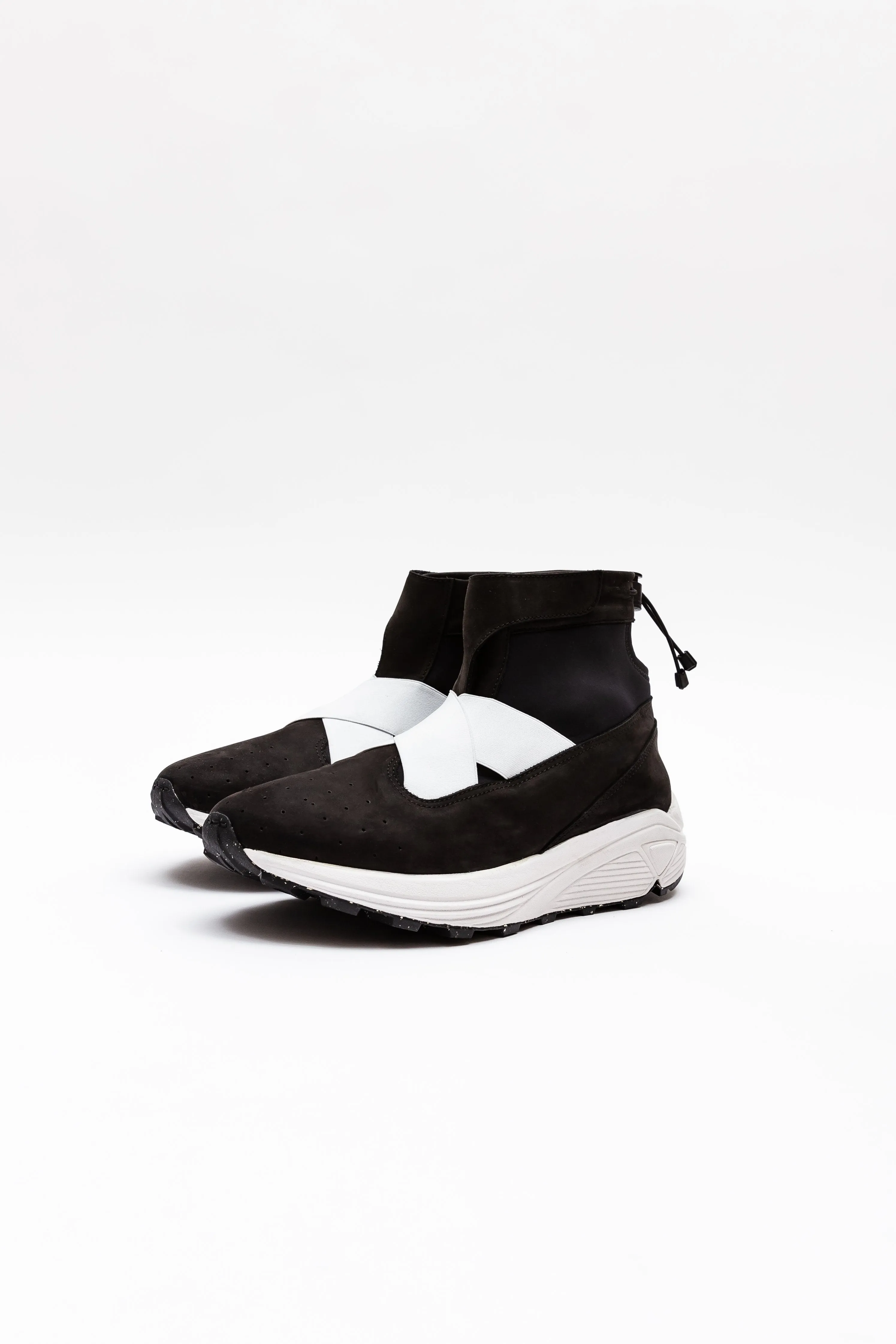 Guillermo Bravo "La Pola" High-Top. Black & White Classic Sneaker (White Strap).