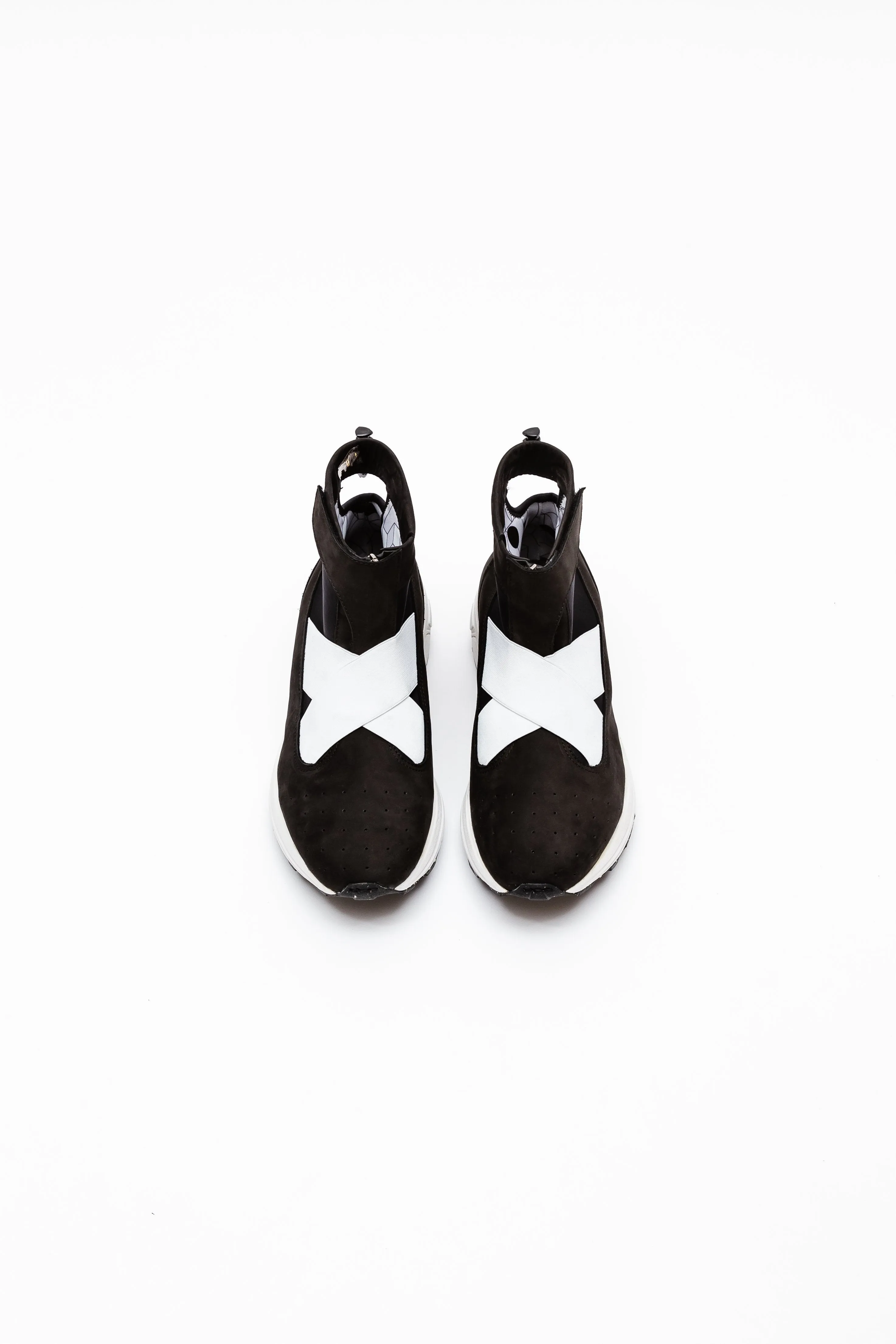 Guillermo Bravo "La Pola" High-Top. Black & White Classic Sneaker (White Strap).