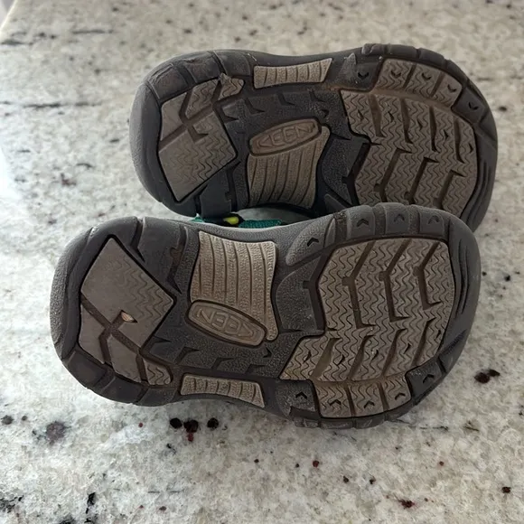 KEEN Kids' Newport H2 Closed Toe Water Sandal