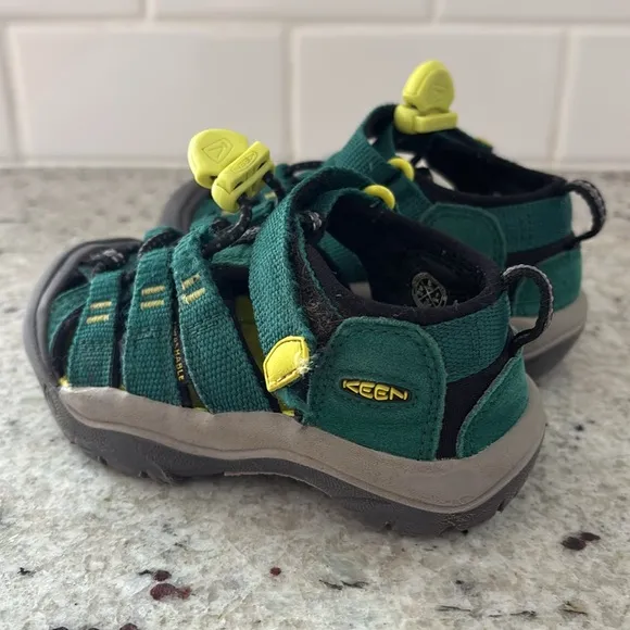 KEEN Kids' Newport H2 Closed Toe Water Sandal