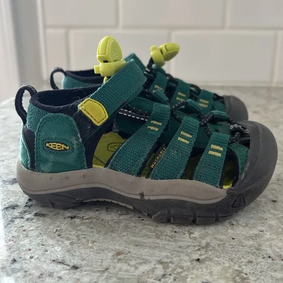 KEEN Kids' Newport H2 Closed Toe Water Sandal