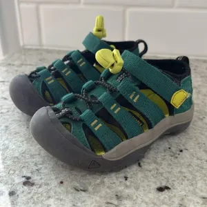 KEEN Kids' Newport H2 Closed Toe Water Sandal