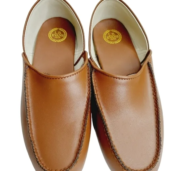 L.B. Evans 9 M Chicopee Slippers Brown Leather Classic Moccasin House Shoe EUC