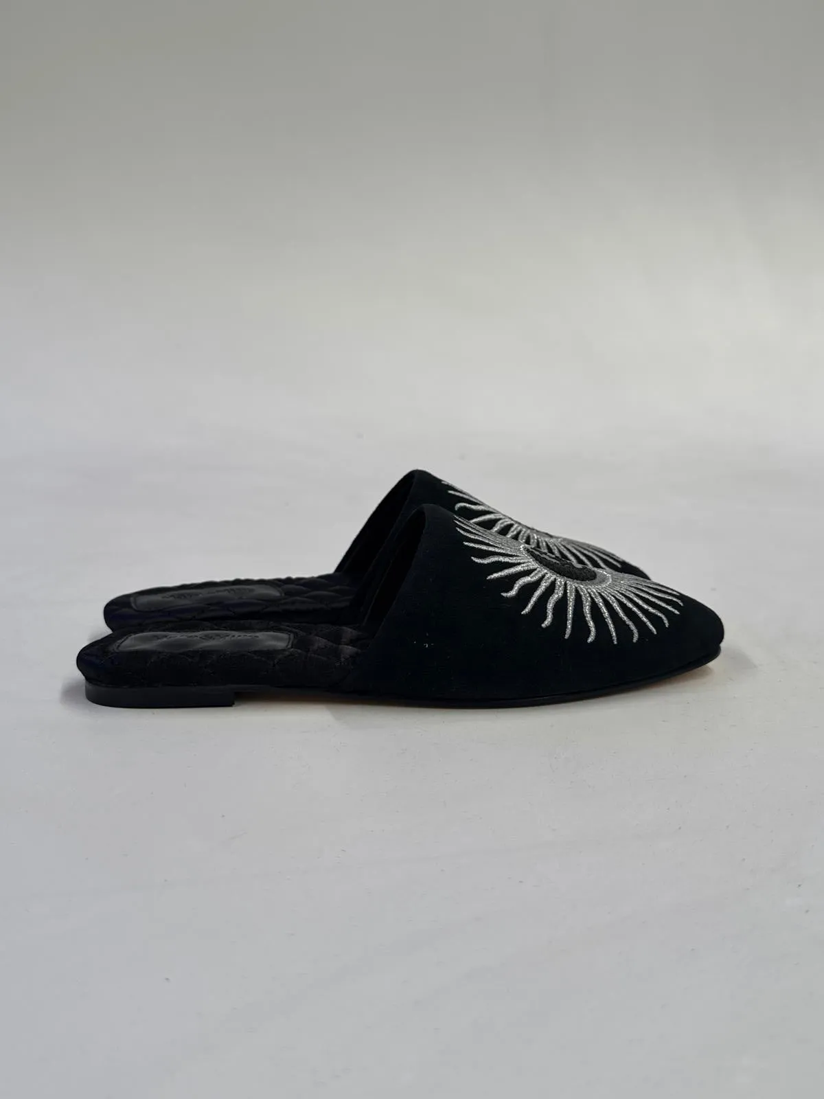 MARA & MINE The Estrella Slipper - Black