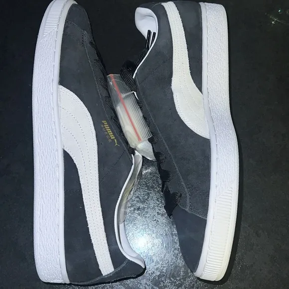 NEW WITH BOX Puma Men’s Classic Suede Sneakers Black and Gray XXI Size 11