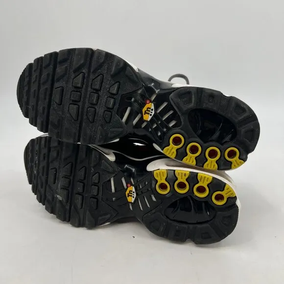 Nike Black and Red Air Max Plus GS Sneakers | Perfect for Any Season