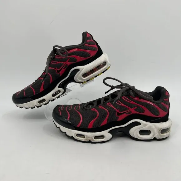 Nike Black and Red Air Max Plus GS Sneakers | Perfect for Any Season