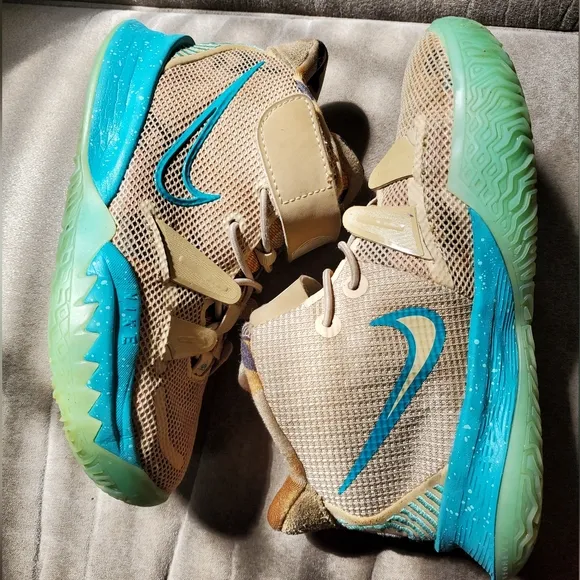 Nike Kyrie 7 Ripple SpongeBob Sandy Sneakers CT4087-207 Boys 12C