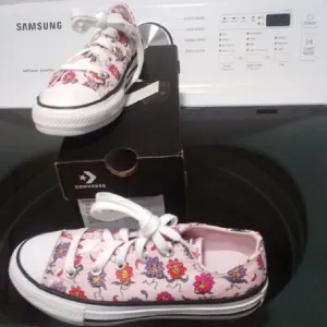 NWT NIB Converse Kids Floral Pink Sneakers