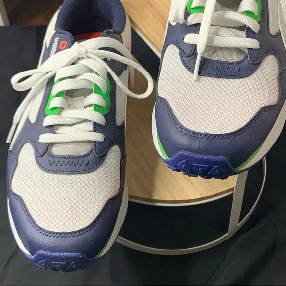 Puma R78 Futr Retro White and Peacoat Blue Wide Fit Sneaker Shoes Like New