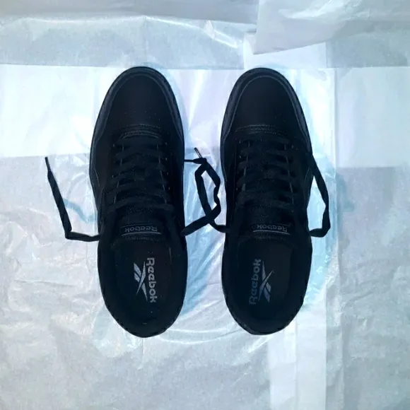 Reebok Classic Sneakers Brand  NEW, Men size 10