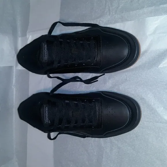 Reebok Classic Sneakers Brand  NEW, Men size 10