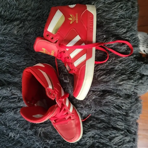 Size 6Y RETRO Adidas Kids Red High-Top Sneakers