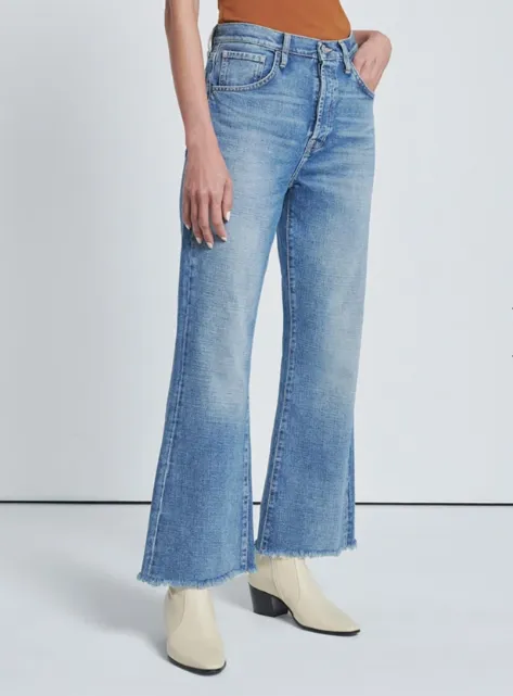The Easy Boy Bootcut In Light Wash