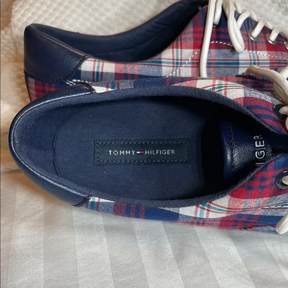 Tommy Hilfiger Men’s Phero3 Sneaker Plaid Red White Blue